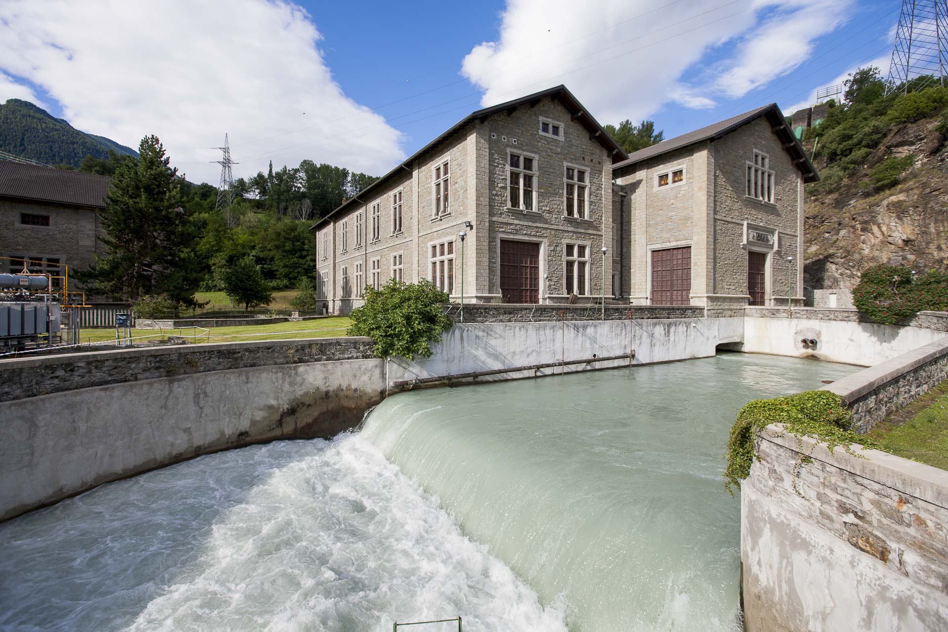 Centrale idroelettrica energia rinnovabile Champagne 2 Gruppo CVA