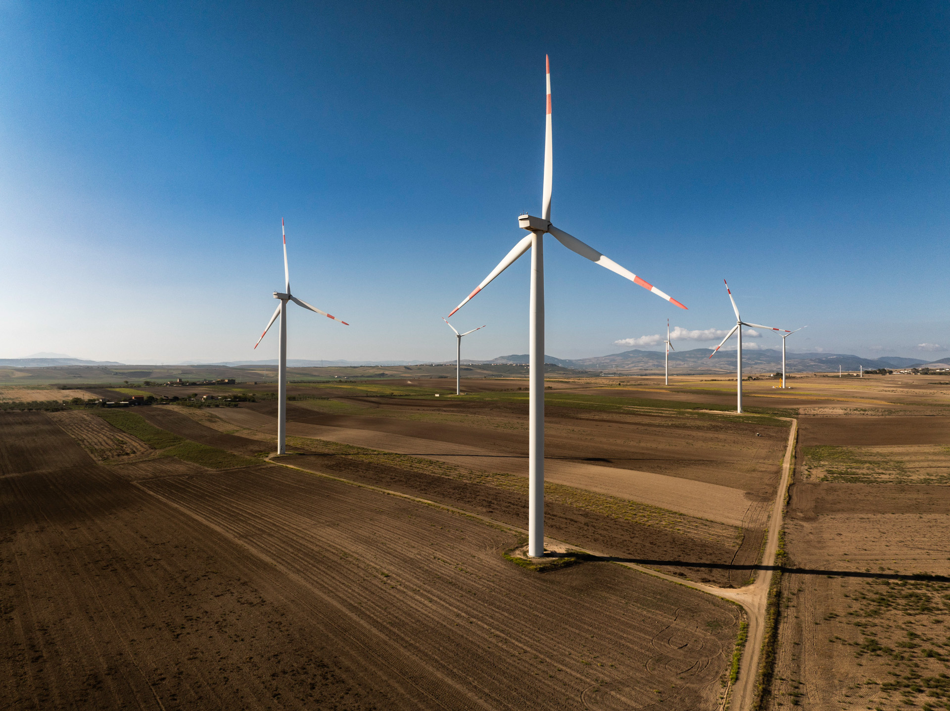 Impianto produzione energia elettrica verde rinnovabile eolica CVA Ponte Albanito